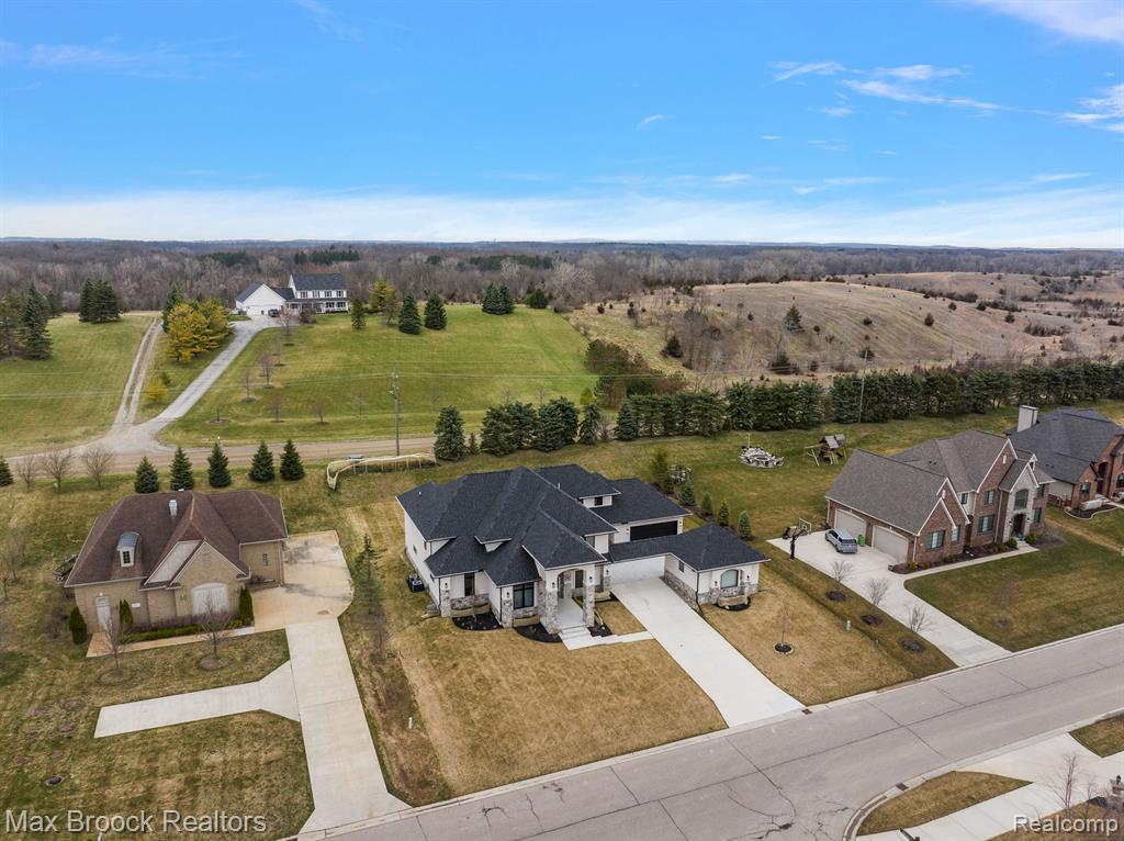 10464 Stoney Point Drive, South Lyon, MI 48178 — Photo 49