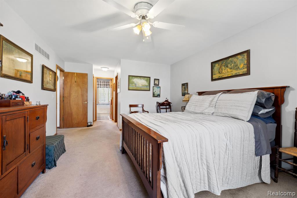 46941 SOUTHGATE Drive, Canton, MI 48188 — Photo 12