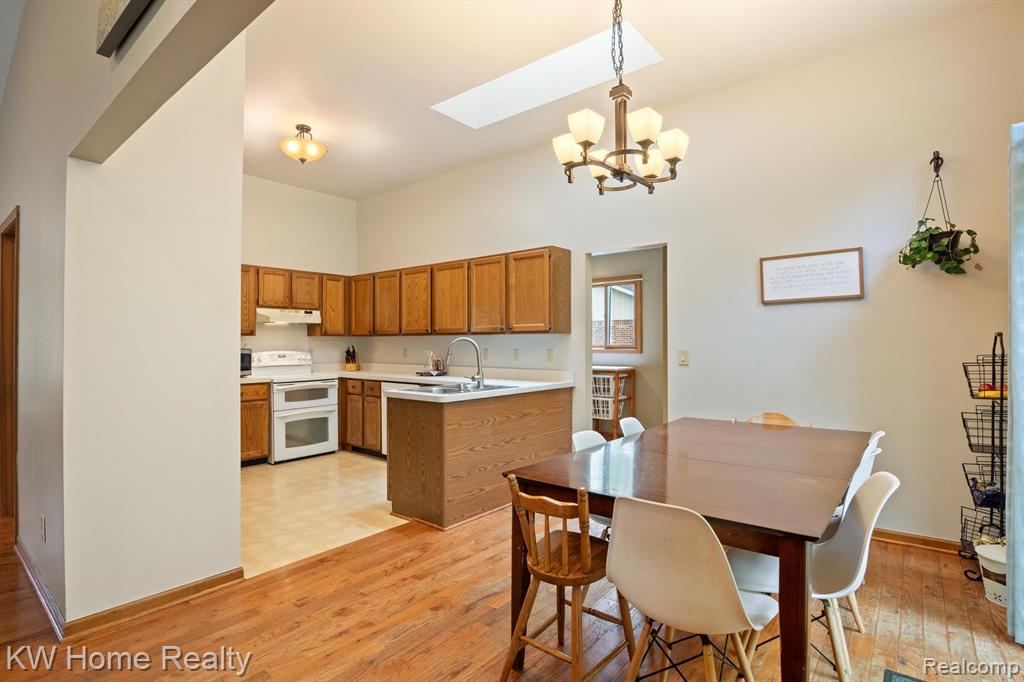 4143 EMERALD PINES Drive, Commerce Twp, MI 48390 — Photo 16