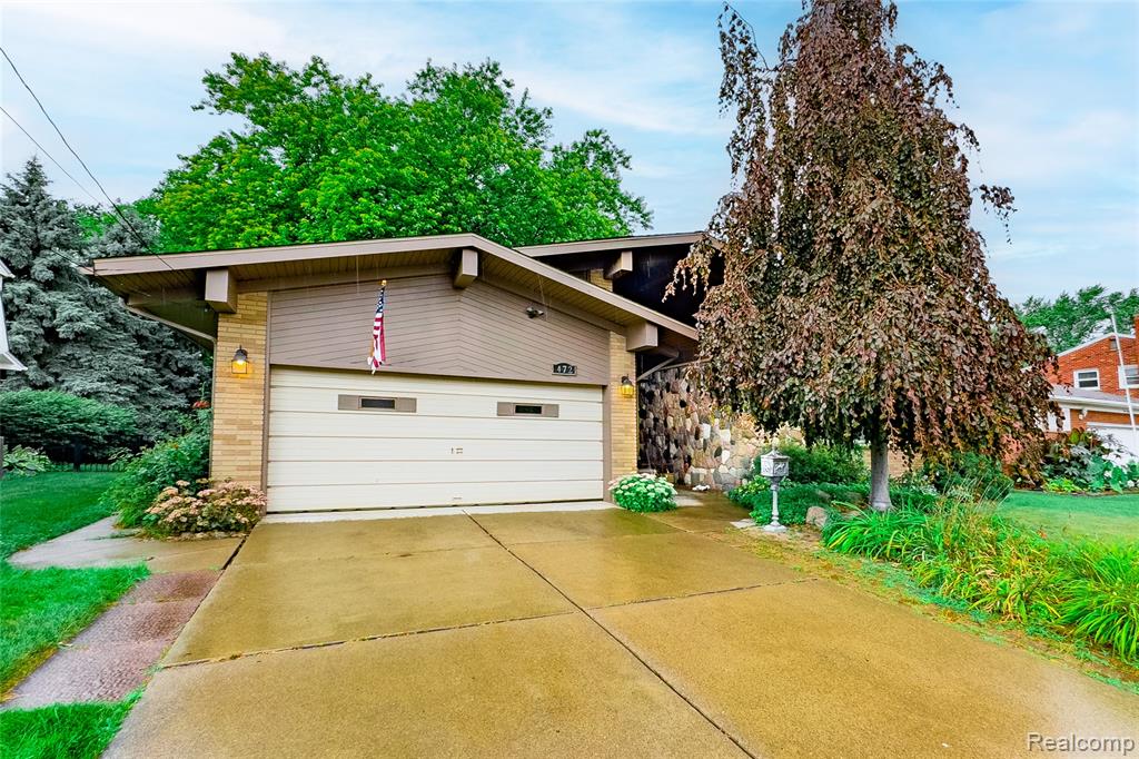 472 Riverside Drive, Wyandotte, MI 48192 — Photo 2