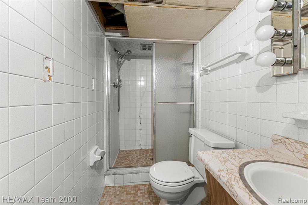 22101 Church Street, Oak Park, MI 48237 — Photo 11