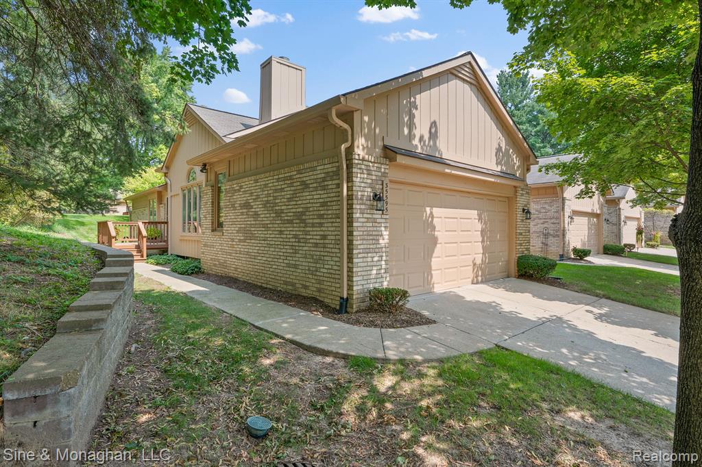 35595 Court Ridge Court, Farmington Hills, MI 48335 — Photo 2
