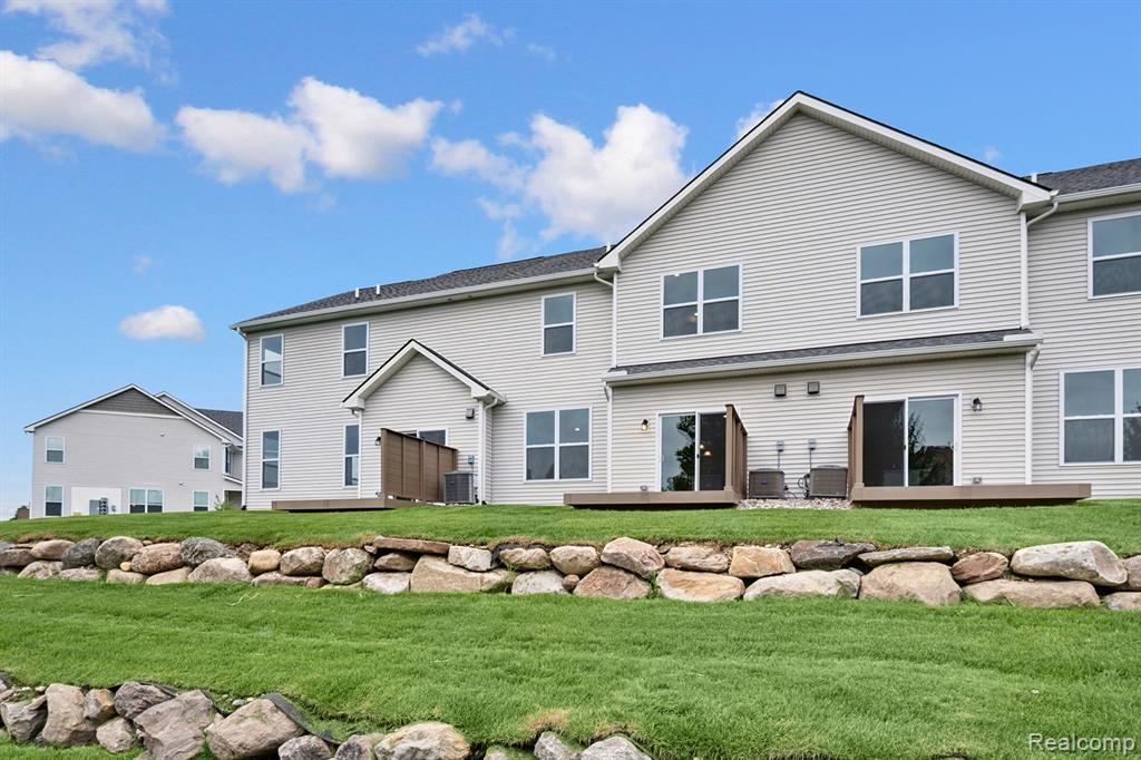 1902 SALT SPRINGS Drive, Saline, MI 48176 — Photo 24