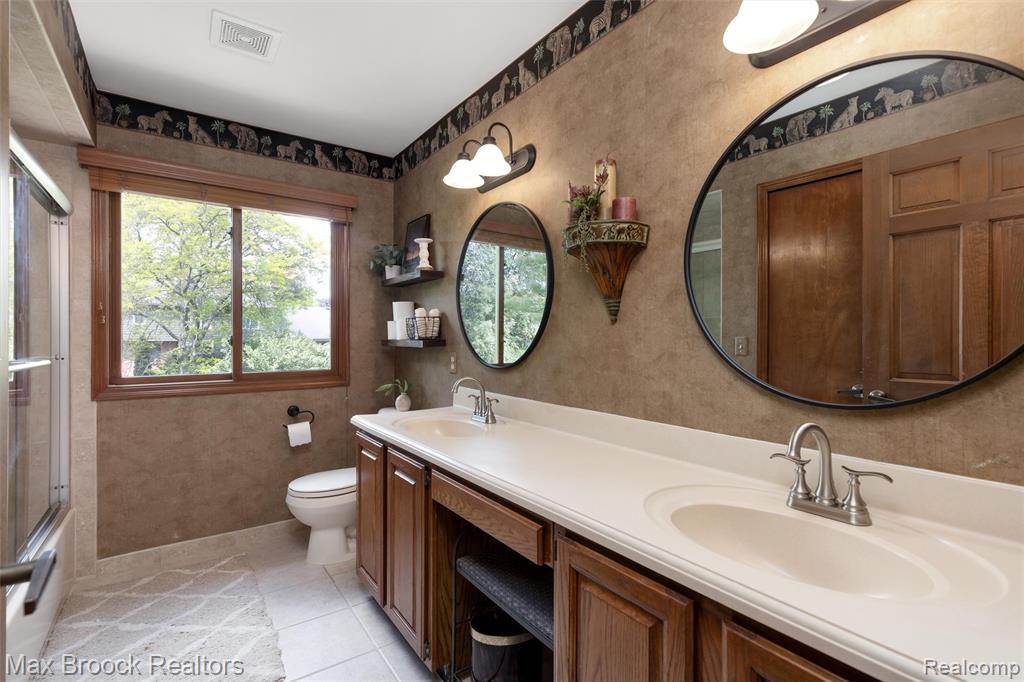 885 Timberline Drive, Rochester Hills, MI 48309 — Photo 33