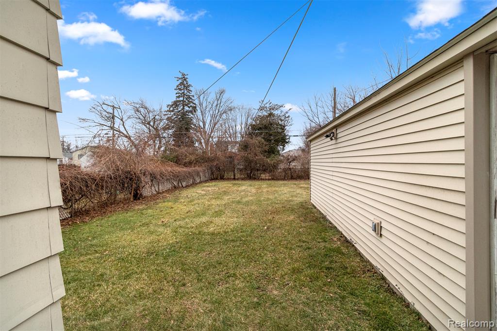 5939 Robindale Avenue, Dearborn Heights, MI 48127 — Photo 21