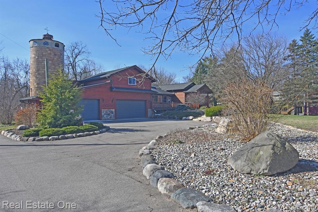 4909 ALGONQUIN Boulevard, Clarkston, MI 48348 — Photo 11