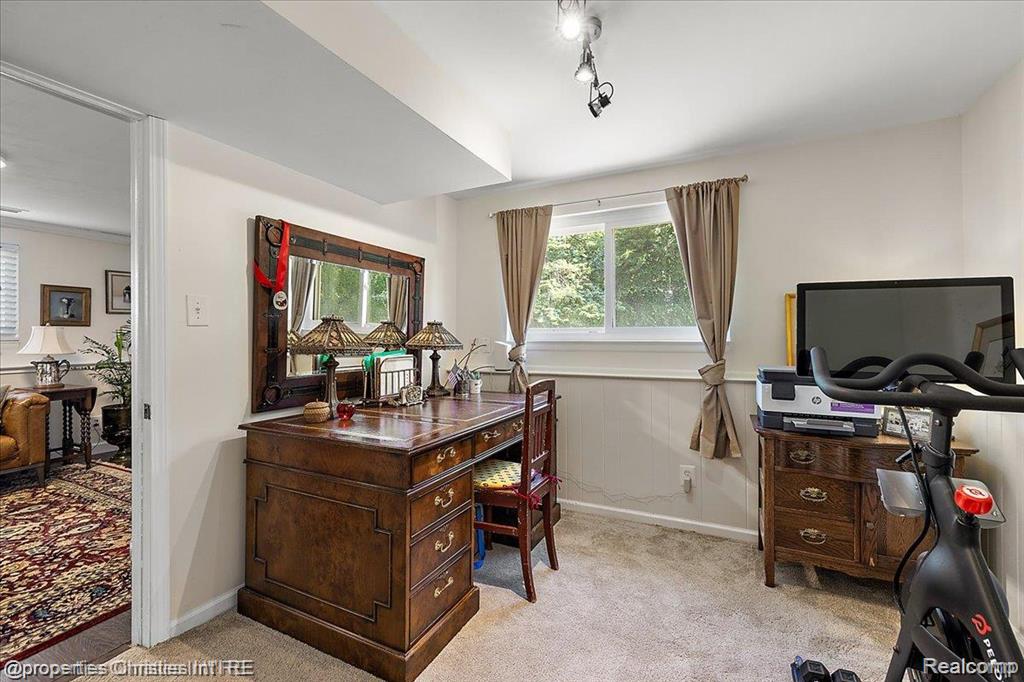 41231 GREENBRIAR Lane, Plymouth, MI 48170 — Photo 20