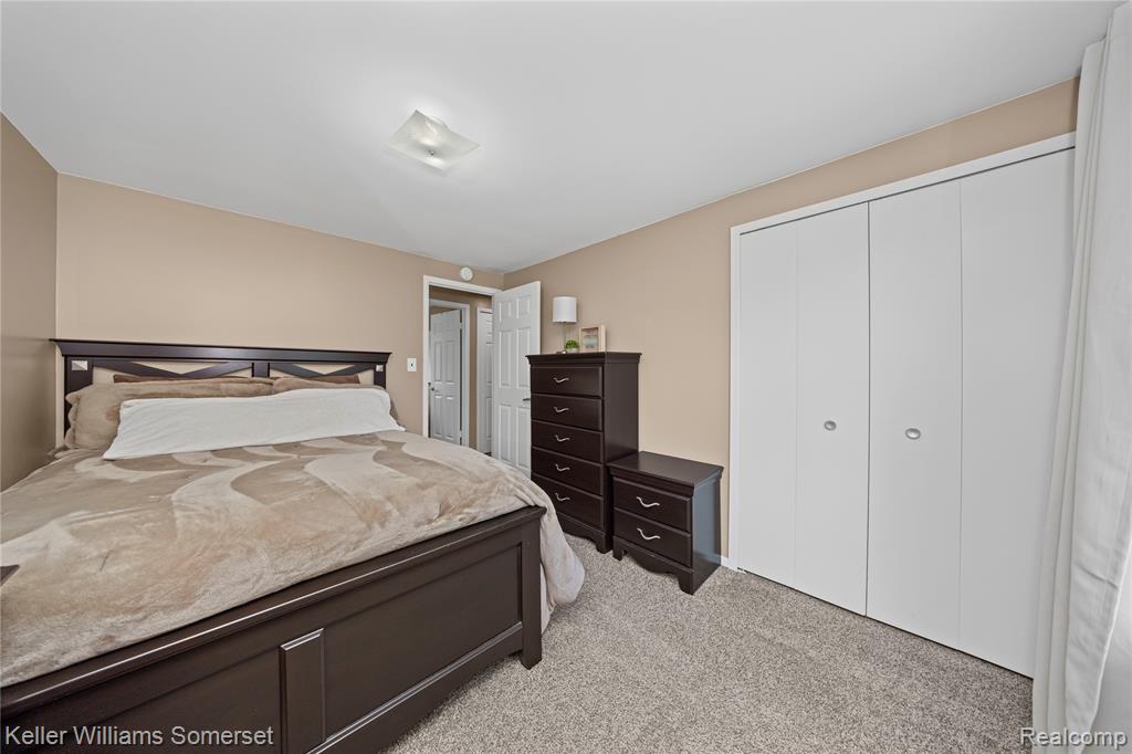 5795 LIMESTONE Drive, Troy, MI 48085 — Photo 35