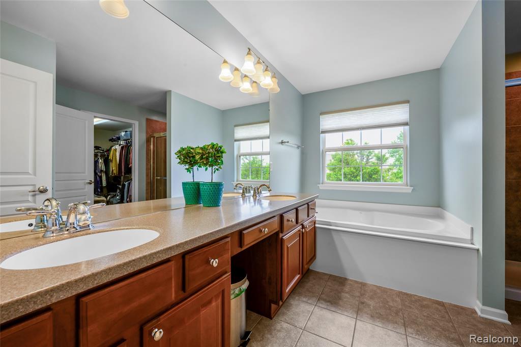 50490 Black Horse Lane, Canton, MI 48188 — Photo 12