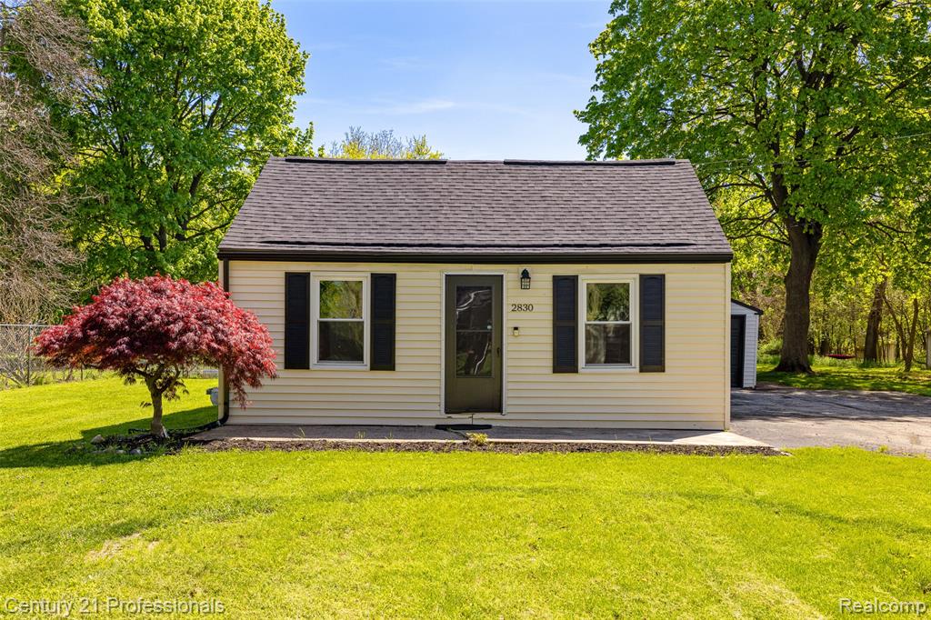 2830 Deland Road, Waterford, MI 48329 — Photo 33
