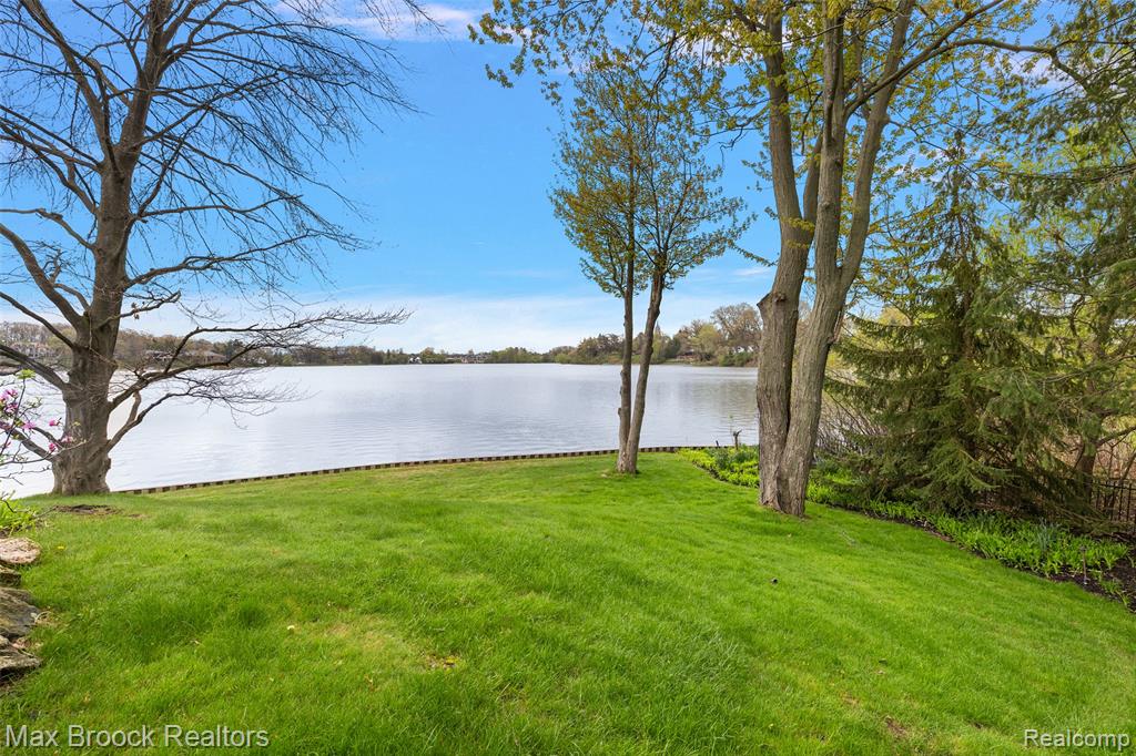 3945 Kirkland Court, Bloomfield Hills, MI 48302 — Photo 37