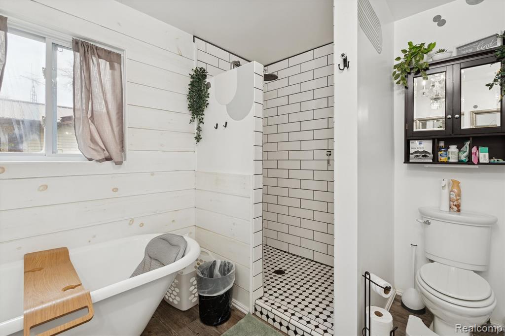 8474 Wesley Drive, Flushing, MI 48433 — Photo 24