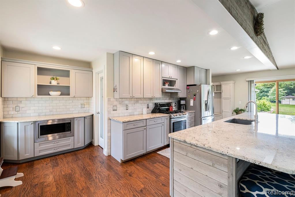 8266 Twilight Lane, Brighton, MI 48116 — Photo 12