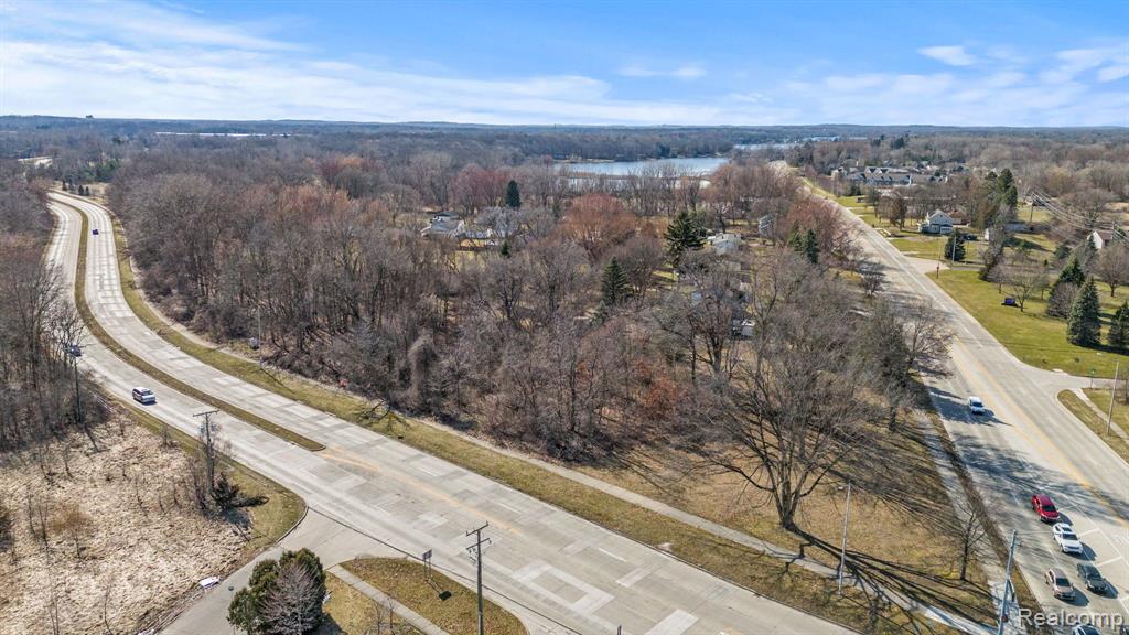 405 W WALTON Boulevard, Pontiac, MI 48340 — Photo 11