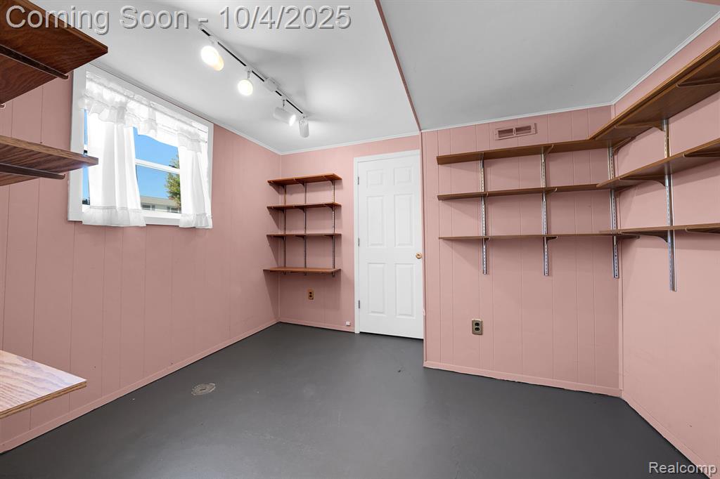 42708 Wilmington Drive, Sterling Heights, MI 48313 — Photo 29