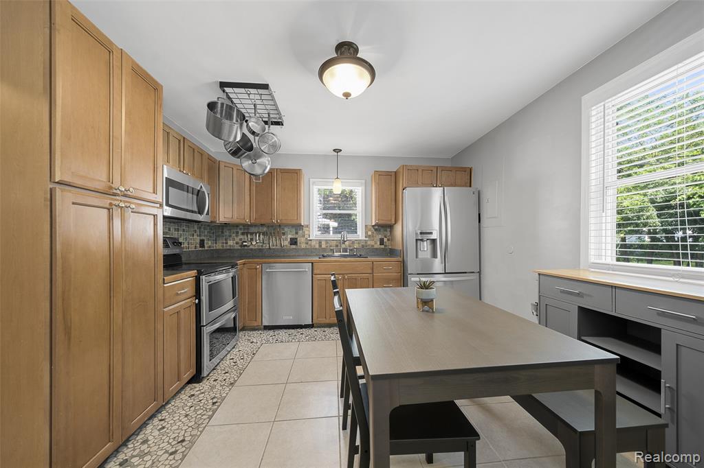 567 Roth Boulevard, Clawson, MI — Photo 9