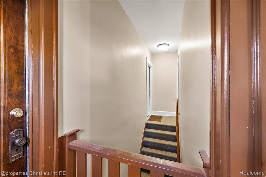829 Beaconsfield Ave, Grosse Pointe Park, MI 48230 — Photo 33