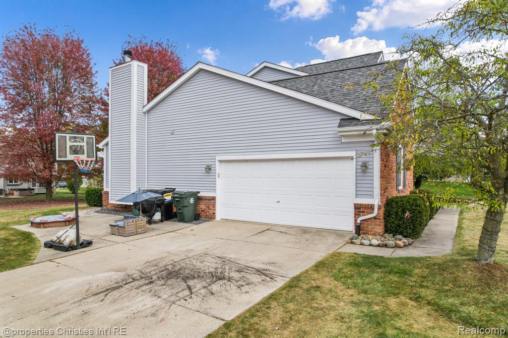 921 River Valley Drive, Lake Orion, MI 48362 — Photo 49