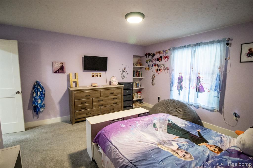 4585 Burt Road, Birch Run, MI 48415 — Photo 33