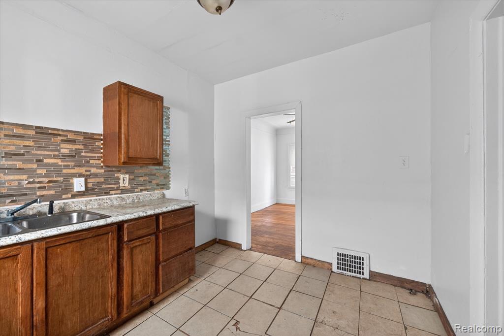 14052 Northlawn Street, Detroit, MI 48238 — Photo 17