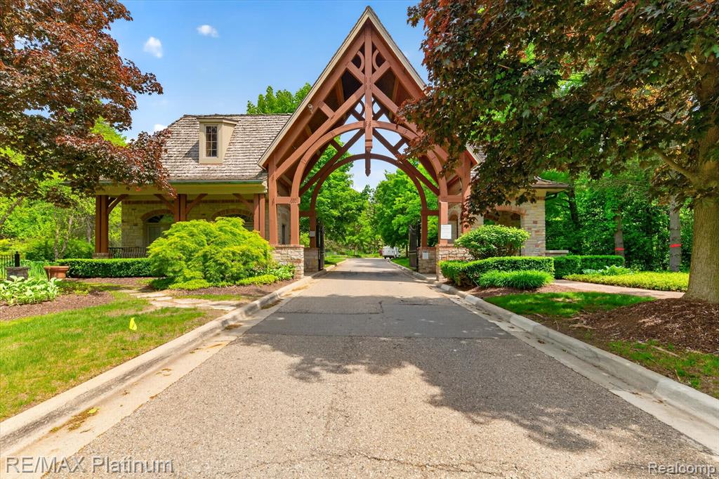 10653 Stoney Point Drive, South Lyon, MI 48178 — Photo 57