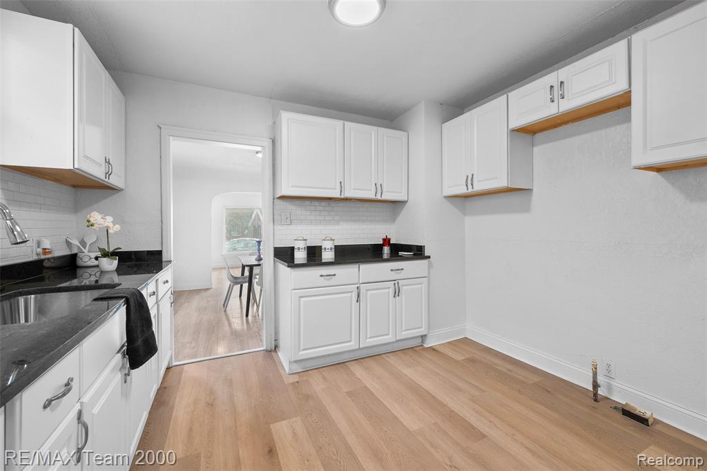 5935 Devonshire Road, Dearborn, MI 48224 — Photo 13