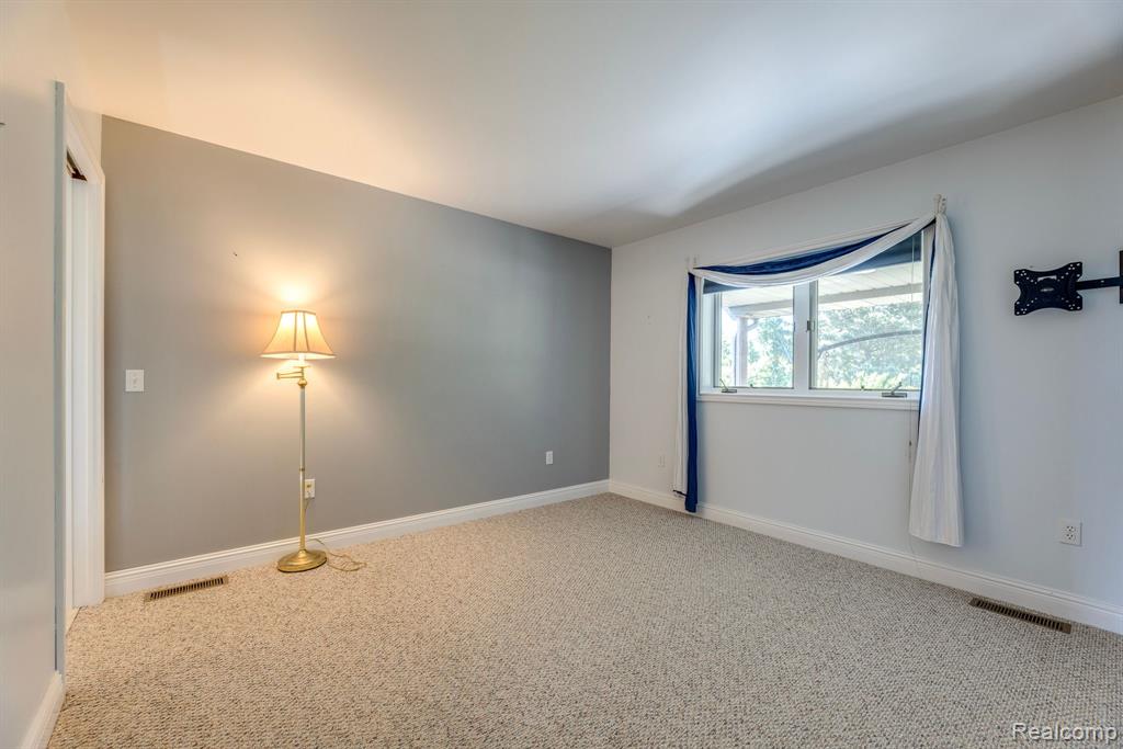 6455 LAKEVIEW Drive, MI — Photo 48