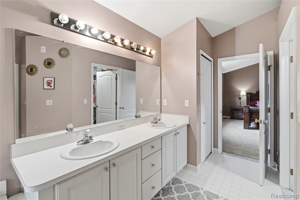 4337 Meadowbrook Court, Grand Blanc, MI 48439 — Photo 47