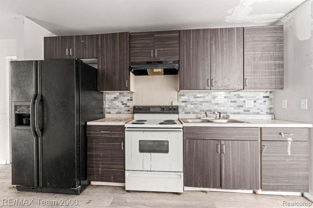 4830 Dickerson Street, Detroit, MI 48215 — Photo 14