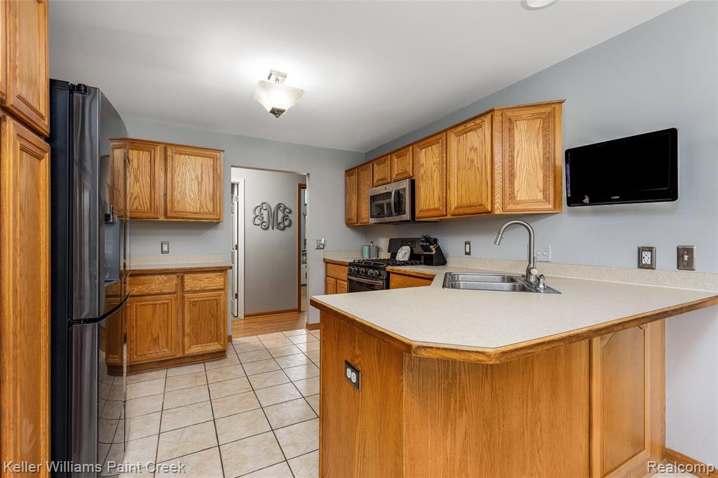 54690 Shady Creek Drive, New Baltimore, MI 48047 — Photo 18