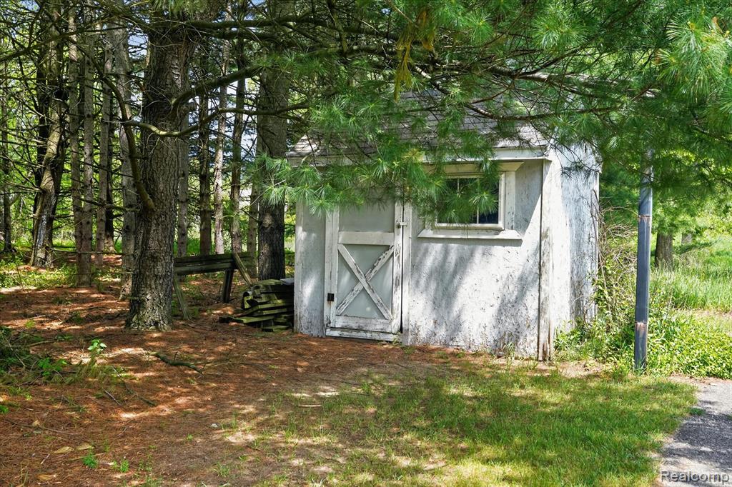 2724 Ore Valley Drive, Hartland, MI 48353 — Photo 50