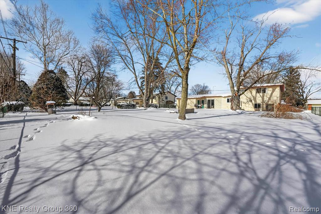 5423 Mikewood Drive, Waterford, MI 48327 — Photo 34