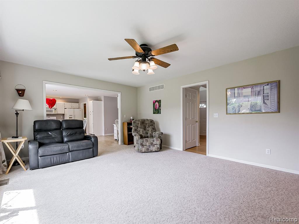 1394 MIDDLEWOOD Drive, Saline, MI 48176 — Photo 14