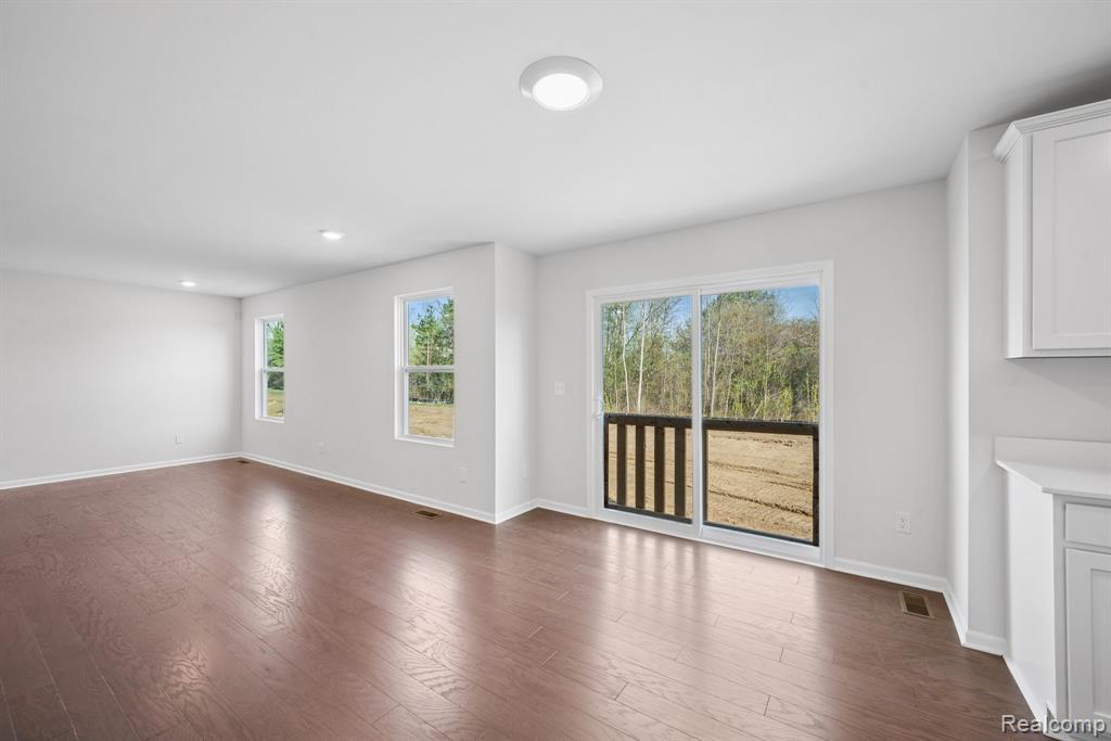 4221 Cedar Lane, Grand Blanc, MI 48439 — Photo 7