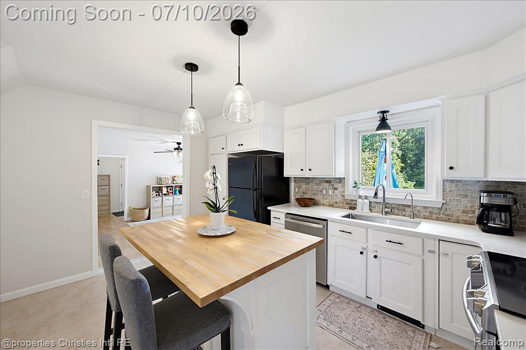 60629 Town Square Street, New Hudson, MI 48165 — Photo 10