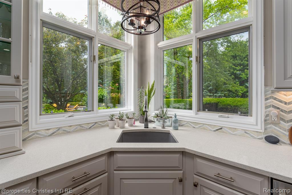 21127 MAYBURY PARK Drive, Northville, MI 48167 — Photo 18