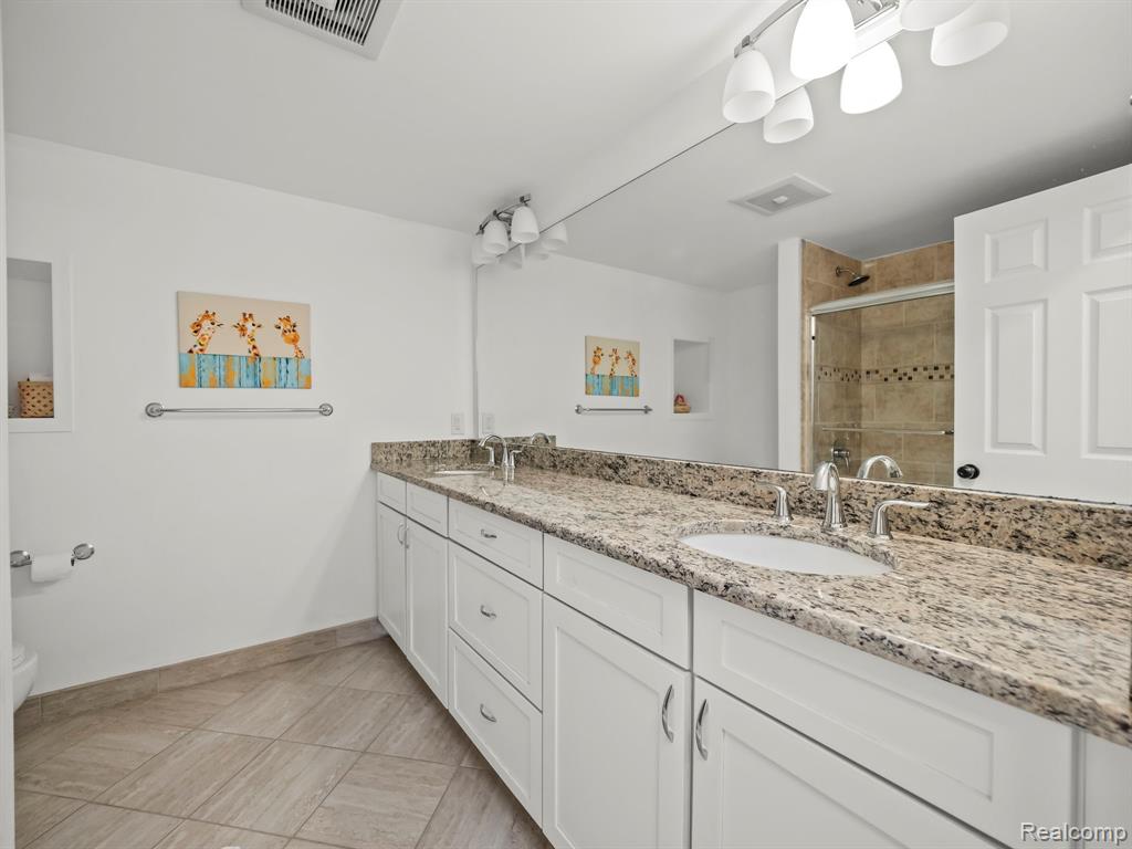 980 Briston Drive, Rochester Hills, MI 48307 — Photo 38