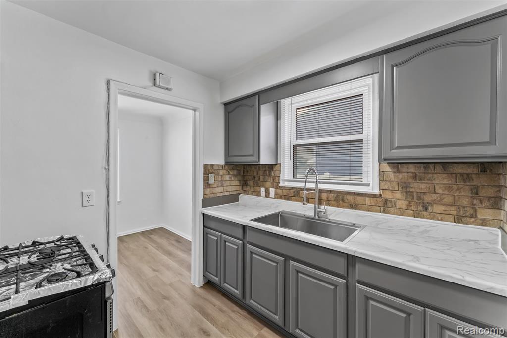 9099 STOUT Street, Detroit, MI 48228 — Photo 17
