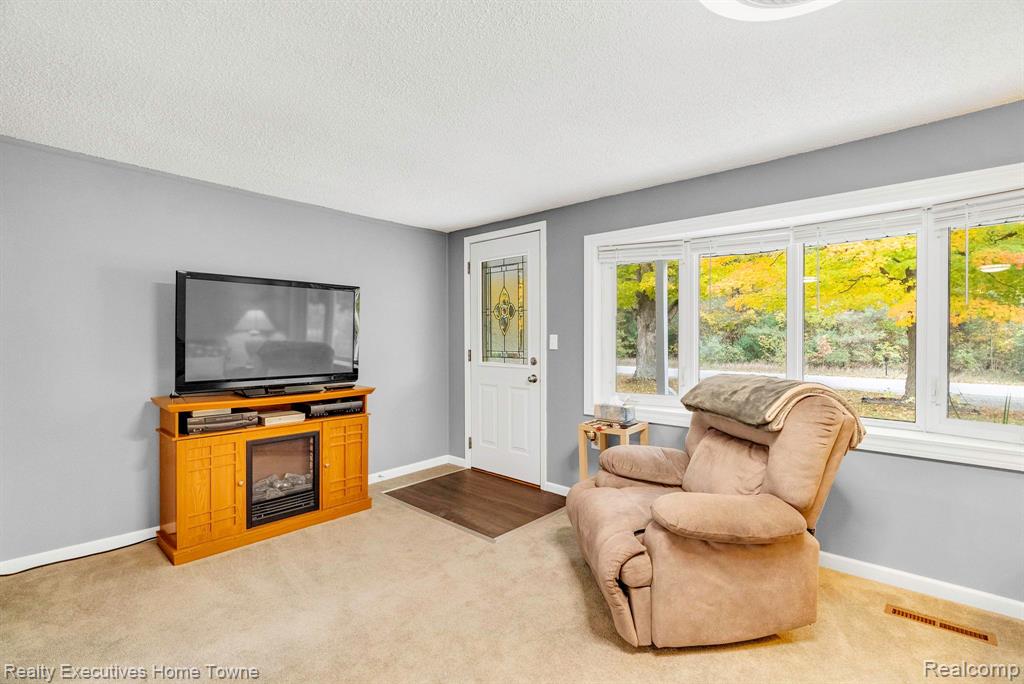 1663 EMERSON Road, Wales, MI — Photo 10