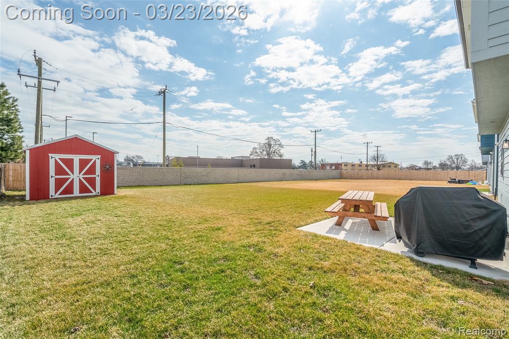 25800 Groveland, Roseville, MI 48066 — Photo 6