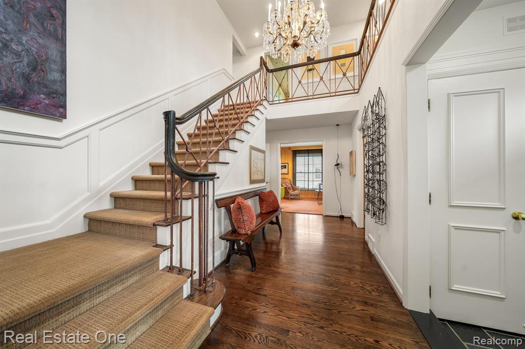 8519 HENDRIE Boulevard, Huntington Woods, MI — Photo 4