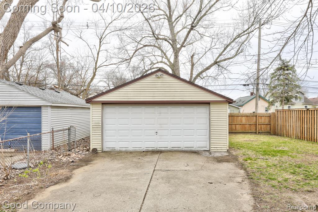 502 E LEWISTON Avenue, Ferndale, MI 48220 — Photo 36