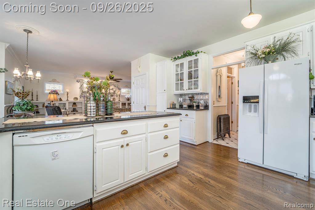 6764 Redford Circle, Troy, MI 48085 — Photo 7
