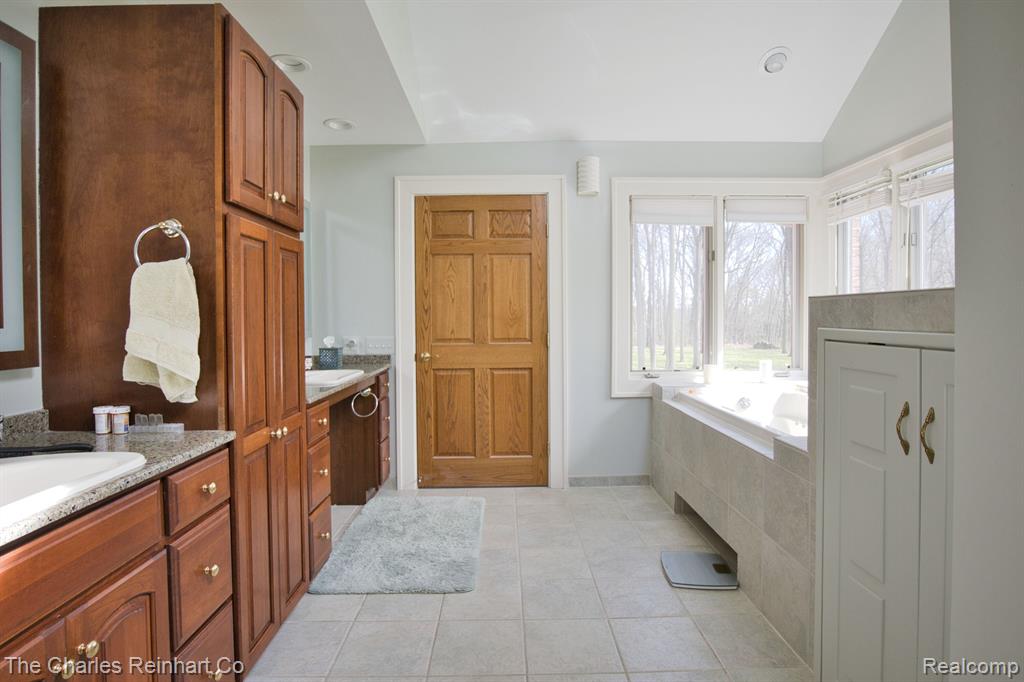 8494 CEDAR HILLS Drive, Dexter, MI 48130 — Photo 15