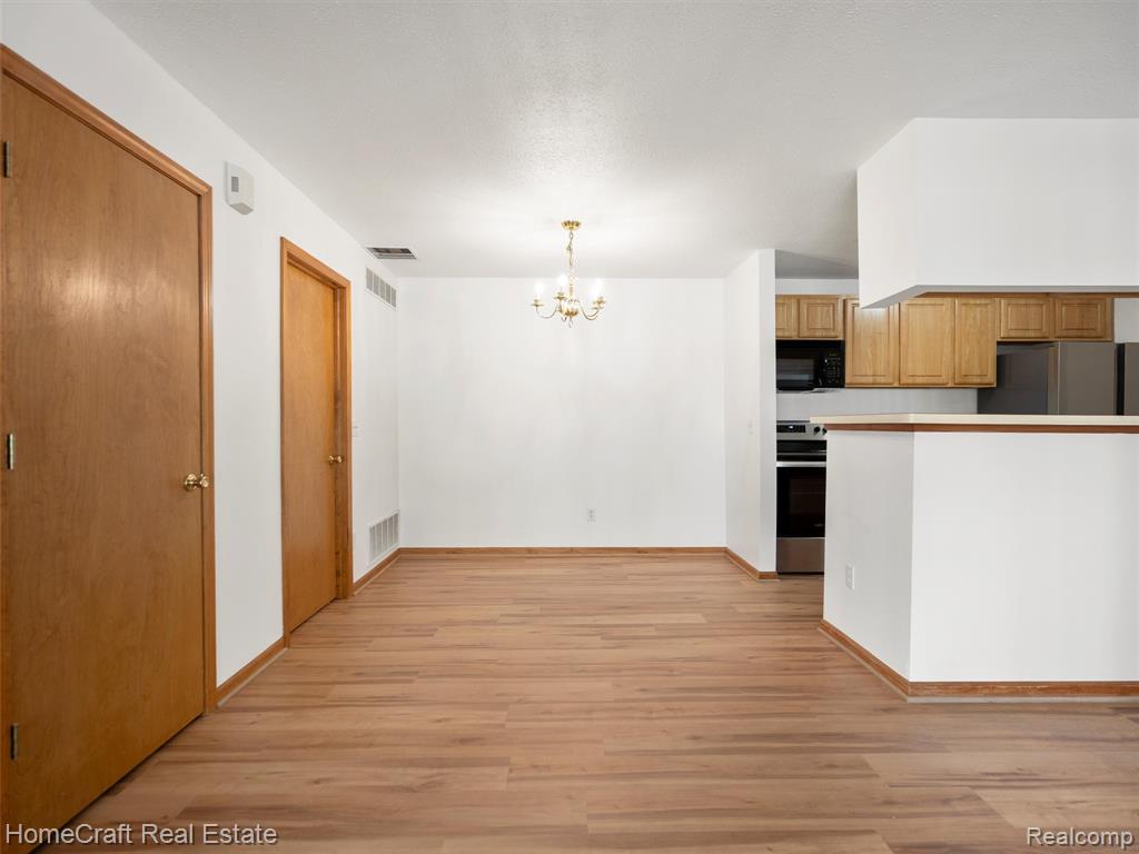 382 Marigold Circle, Westland, MI — Photo 13