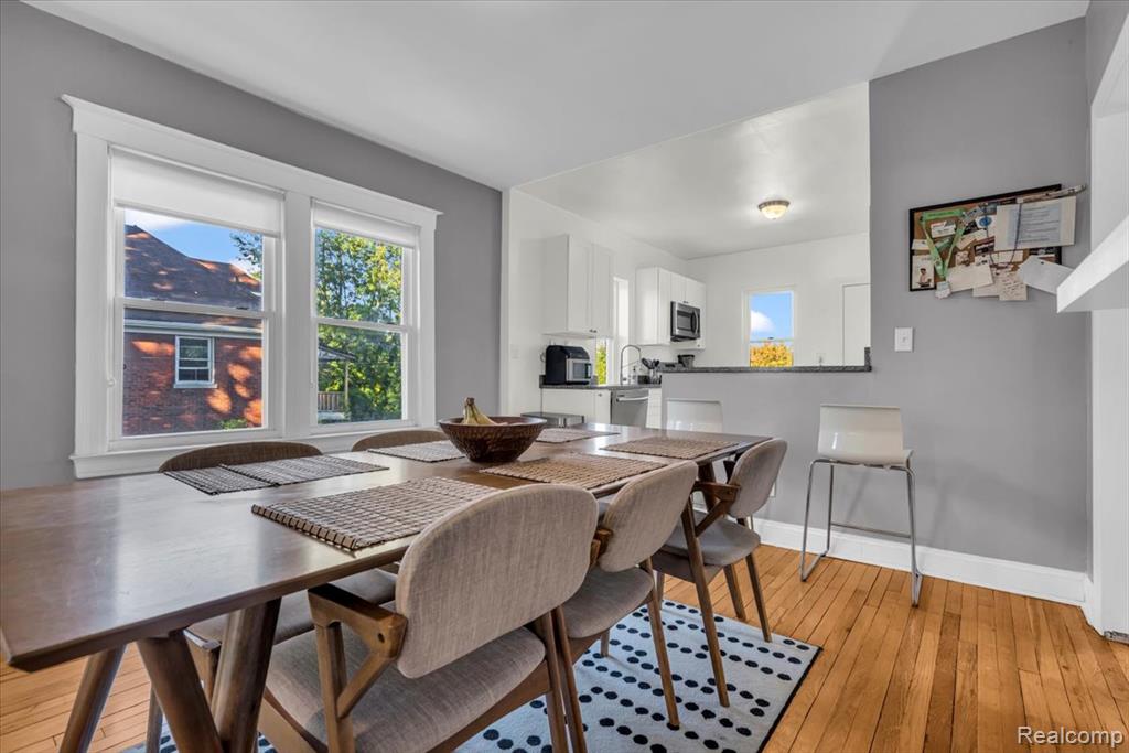 1202 Lawrence St - Photo 5