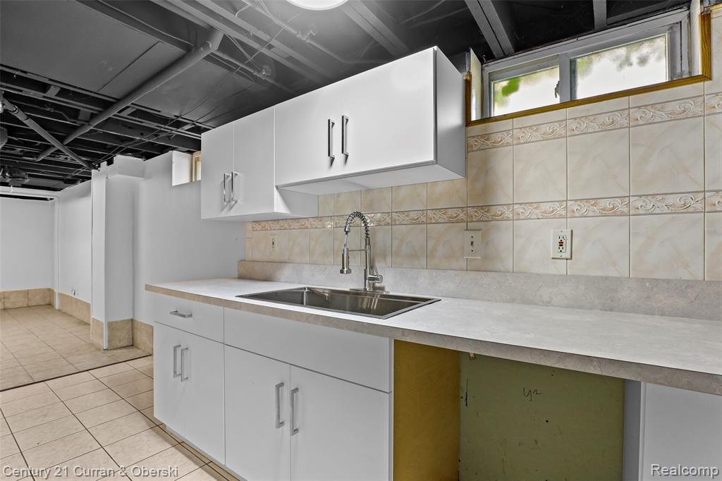 7910 Orchard Avenue, Dearborn, MI 48126 — Photo 22
