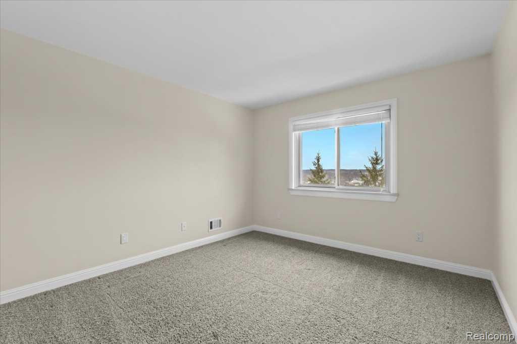 738 S Milford Road, Milford, MI 48381 — Photo 25