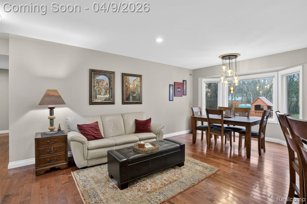 341 Ridgewood Road, Rochester, MI 48306 — Photo 12