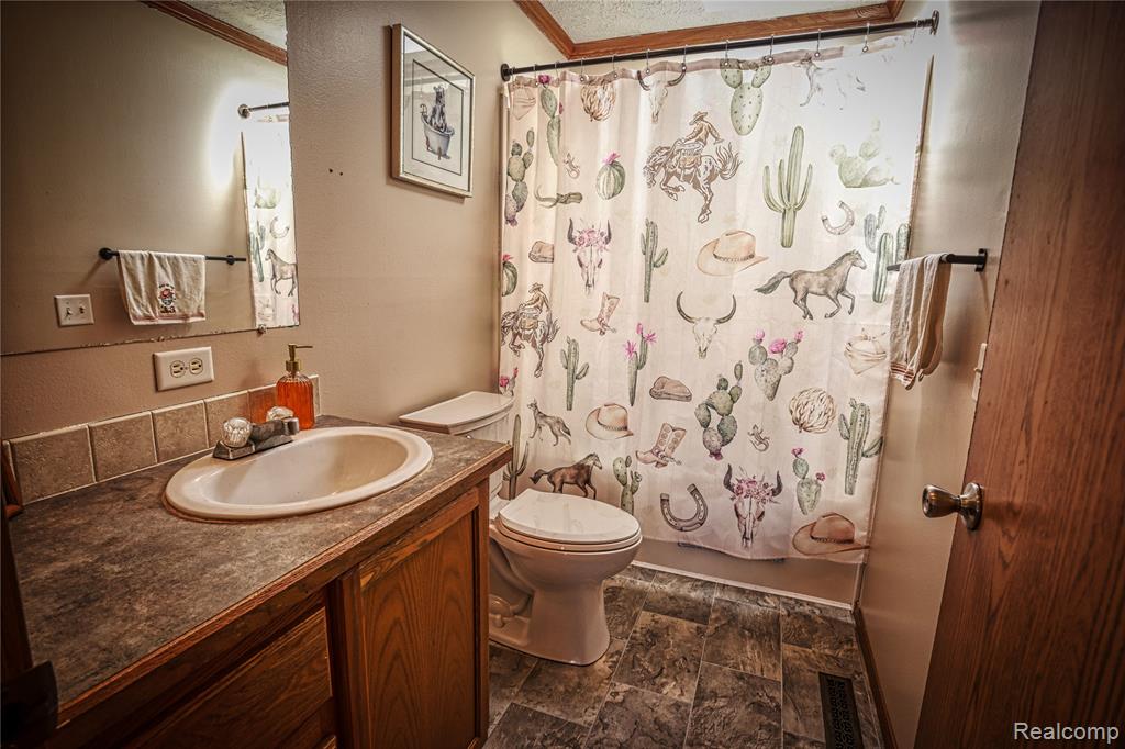 280 Pompano Court, Lapeer, MI 48446 — Photo 20